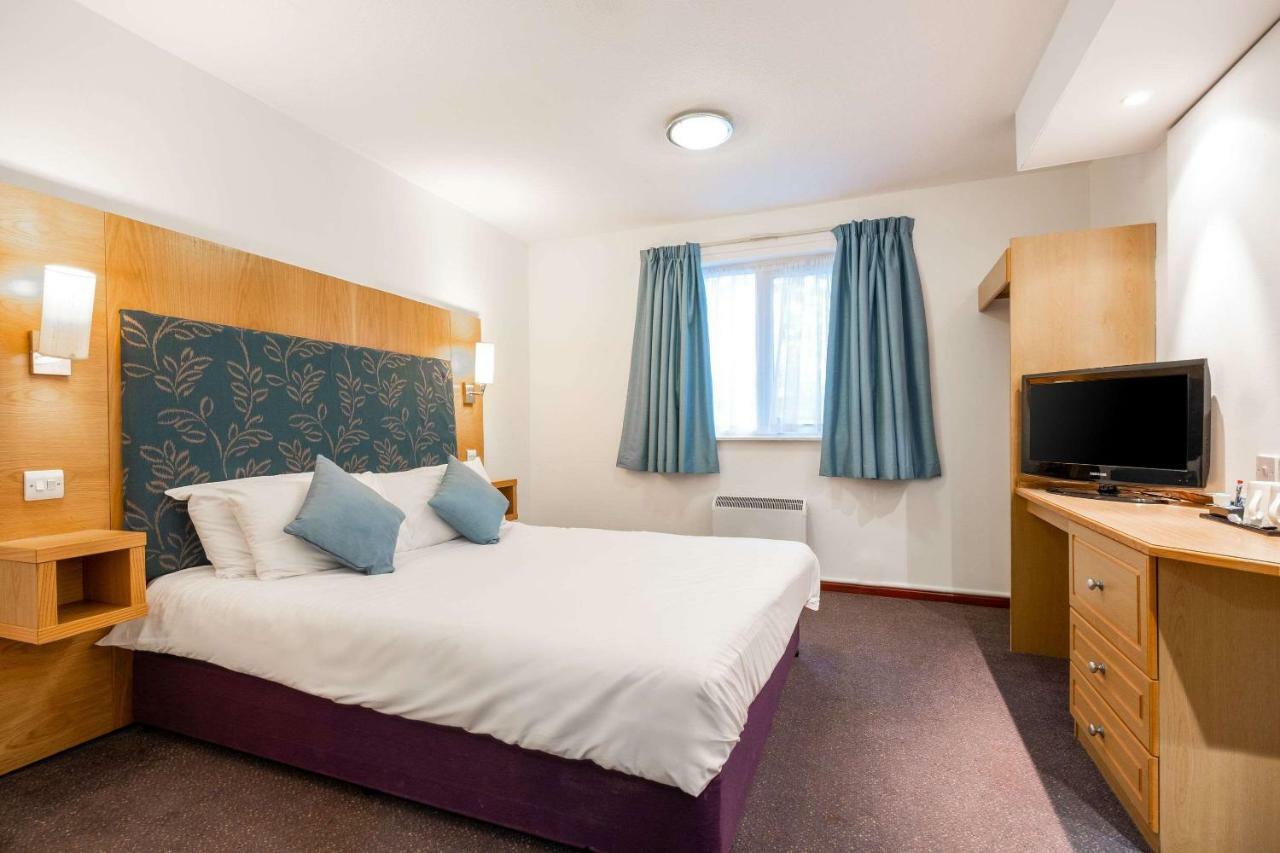 Comfort Inn Manchester North Middleton  Exterior photo